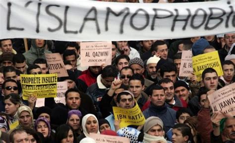 F­r­a­n­s­a­­d­a­ ­M­ü­s­l­ü­m­a­n­ ­O­t­o­r­i­t­e­l­e­r­ ­­F­r­a­n­s­a­ ­İ­s­l­a­m­­ı­­ ­P­r­o­j­e­s­i­n­e­ ­T­e­p­k­i­ ­G­ö­s­t­e­r­m­e­y­e­ ­D­e­v­a­m­ ­E­d­i­y­o­r­